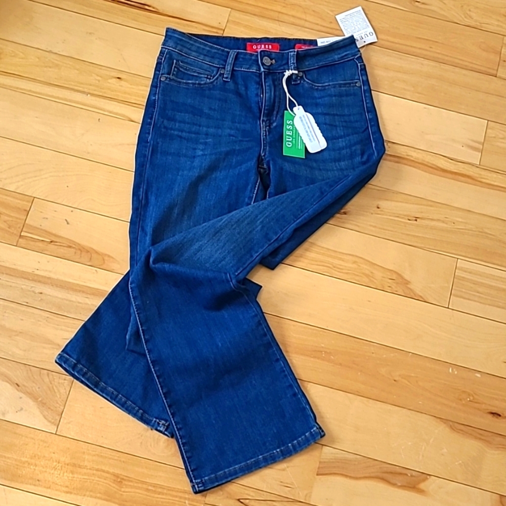 NWT Guess mid rise bootcup jeans size 28x32